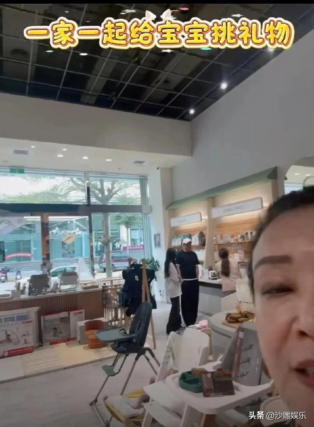 汪小菲，最温馨的一幕出现了！

汪家最近添了新丁，取名“汪宝儿”，家里那股热闹劲