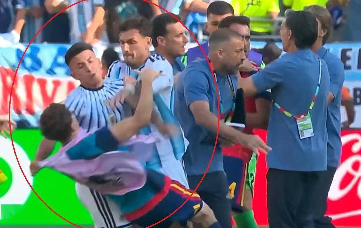 决赛输球心里不甘可以理解，但赛后过激肢体冲突直接引来FIFA重调查，属实得不偿失