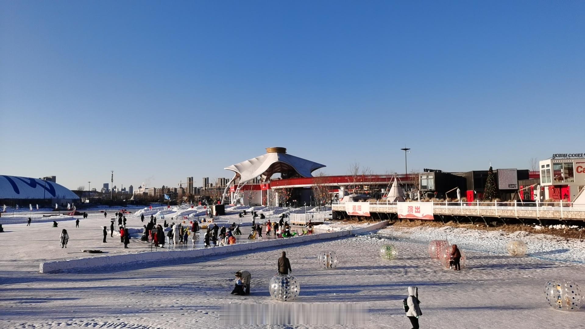 很多时候，我们的工作和生活被焦虑打乱了节奏。你一定要静下心来，做回真正的自己，你