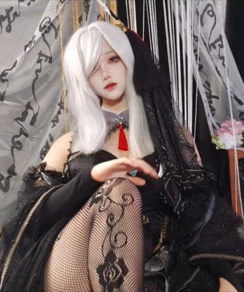 申鹤的黑色新年礼服，很漂亮，我喜欢！#游戏##原神##二次元#