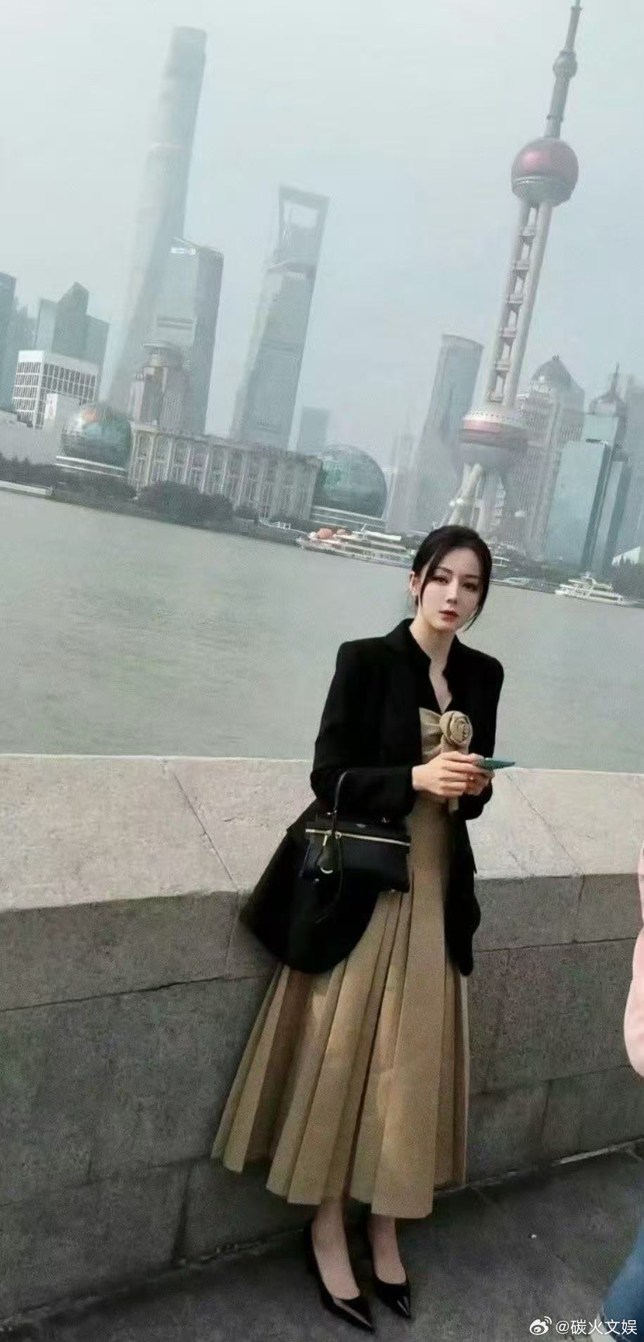 迪丽热巴新剧正脸路透迪丽热巴正脸路透迪丽热巴正脸路透，好美，[爱你][爱你] ​