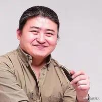 生活中的刘欢，是那样的洒脱不羁
 
舞台上的刘欢大气磅礴、端庄沉稳，是万众敬仰的