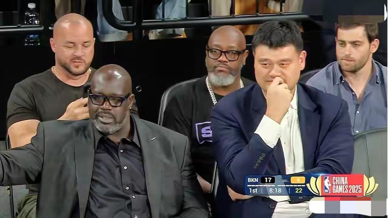 NBA如期开打，姚明出席篮网主场和奥尼尔并排。排面依旧。
说说运动这回事情吧。
