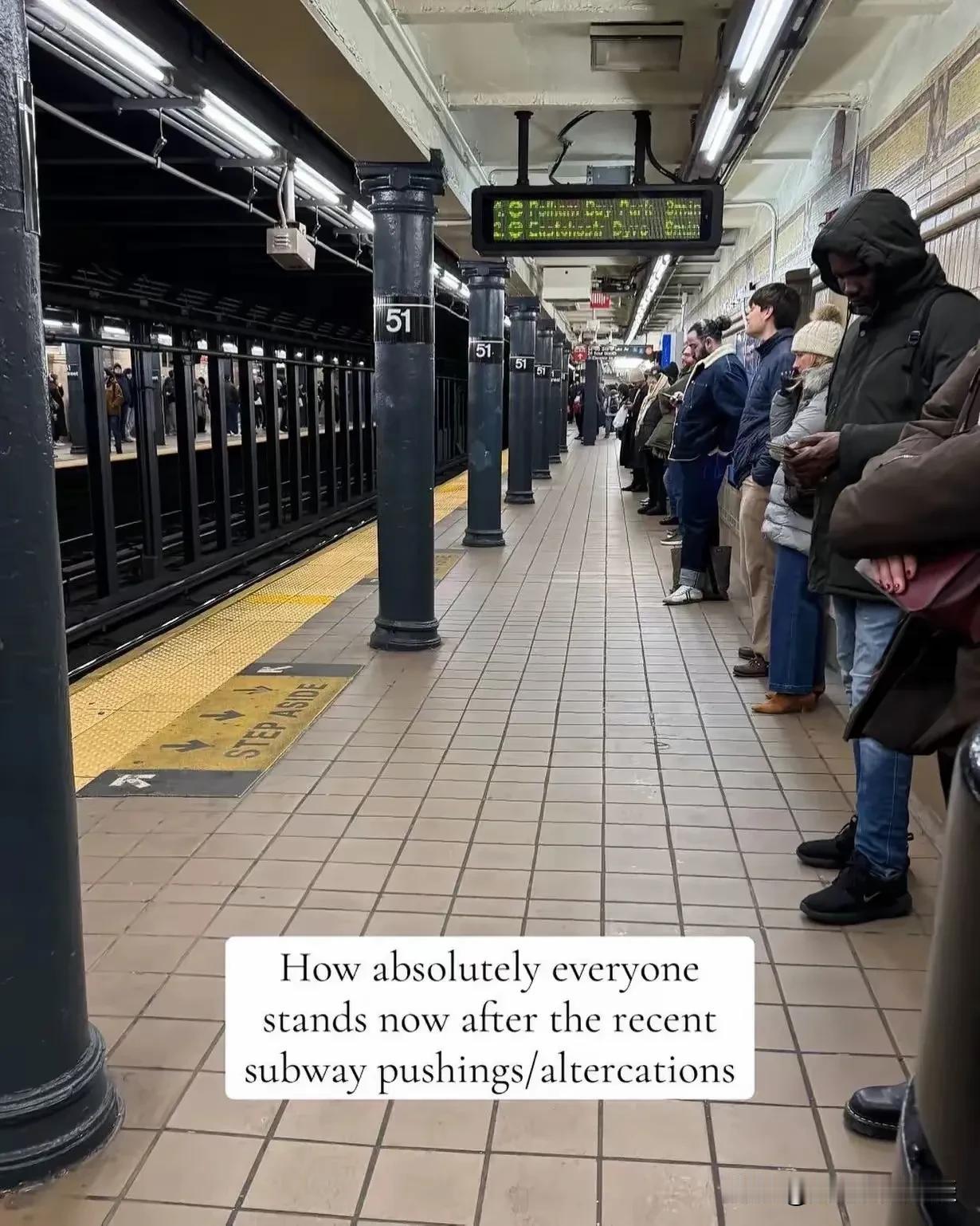 美国坐地铁人的阴影。害怕被推下月台。

美国地铁的一幕 美国的地铁随拍 地铁偶遇