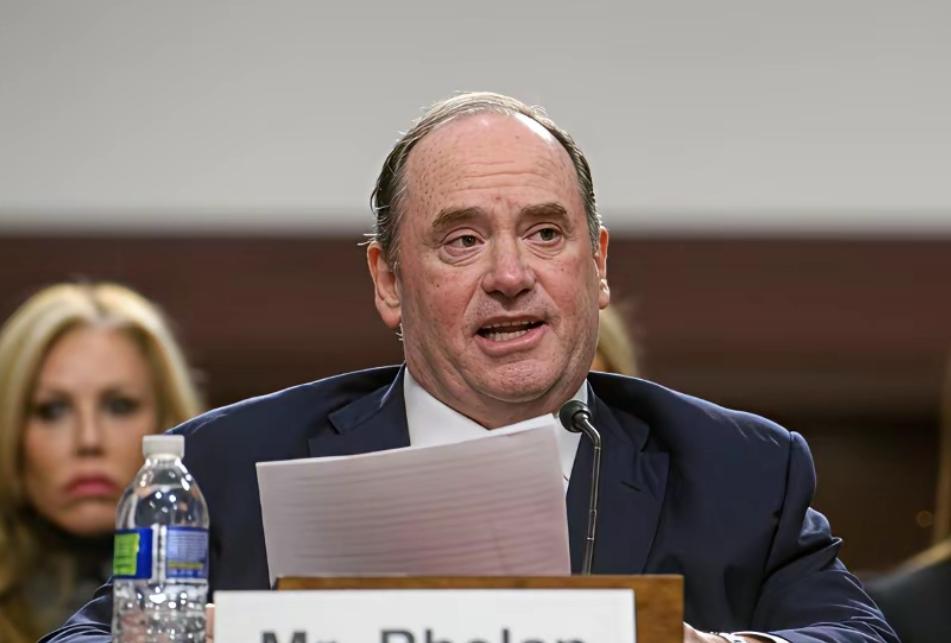 美军航母真出事了，白宫火速开除美海军部长，福建舰这次不战而胜！

4月22日，美