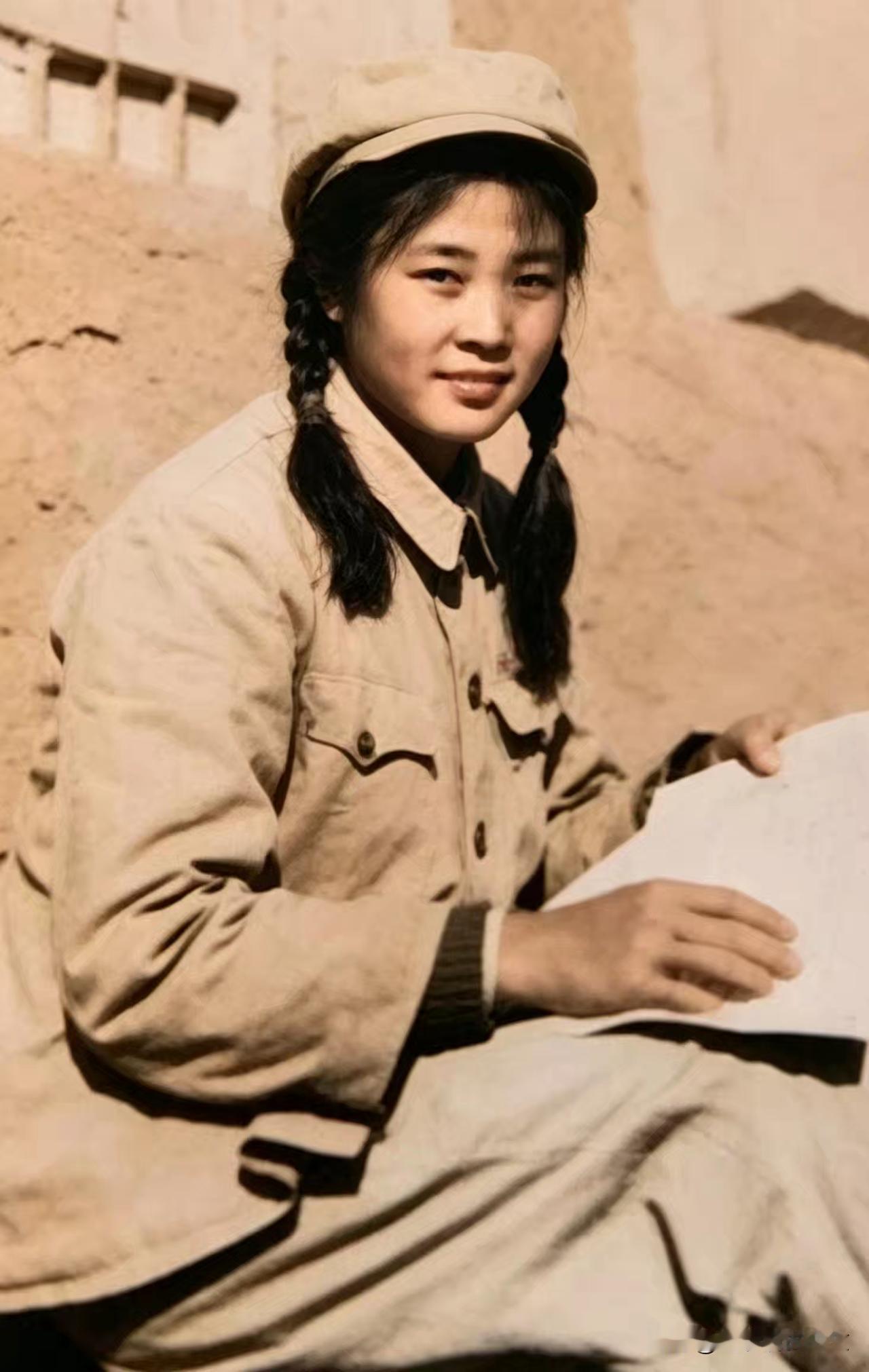 她是《英雄儿女》王芳原型之一，志愿军最美战地卫生员赵升琴。年少奔赴朝鲜前线，于枪