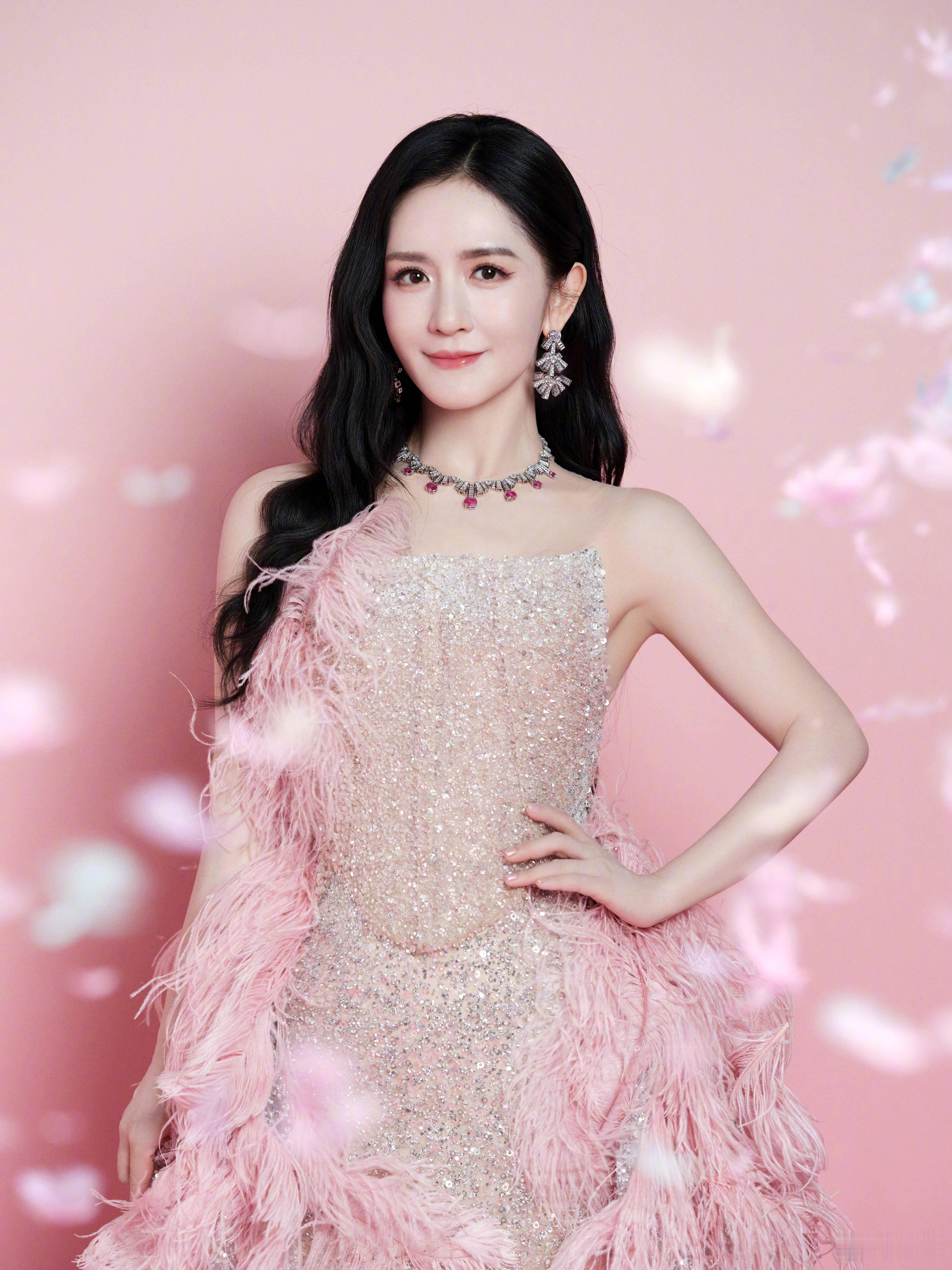 谢娜演唱会门票再次秒罄 今天下午两点谢娜成都演唱会加场开票，门票再次秒罄这么火爆