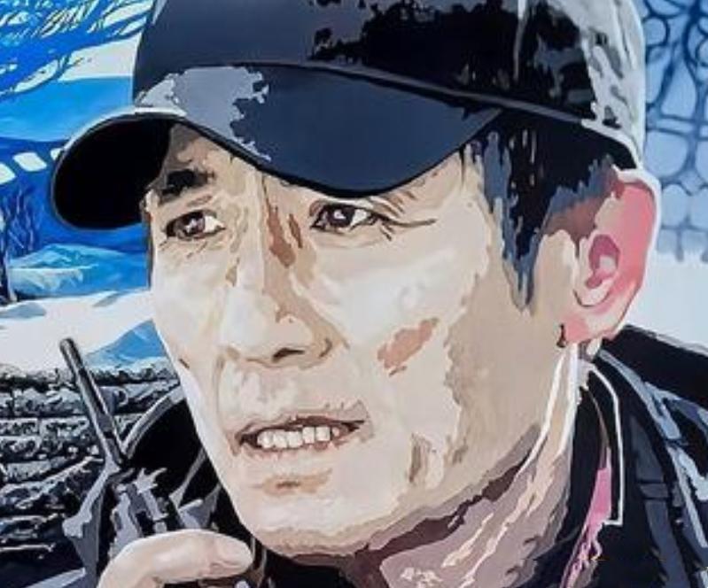 6月13日晚，第28届上海国际电影节金爵盛典上，曹杨影剧院退休美工师李树德送给张