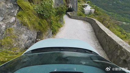 车企高管挑战暗夜零接管挂壁下山东风日产N7挂壁零接管上山容易下山难城市智驾大家已