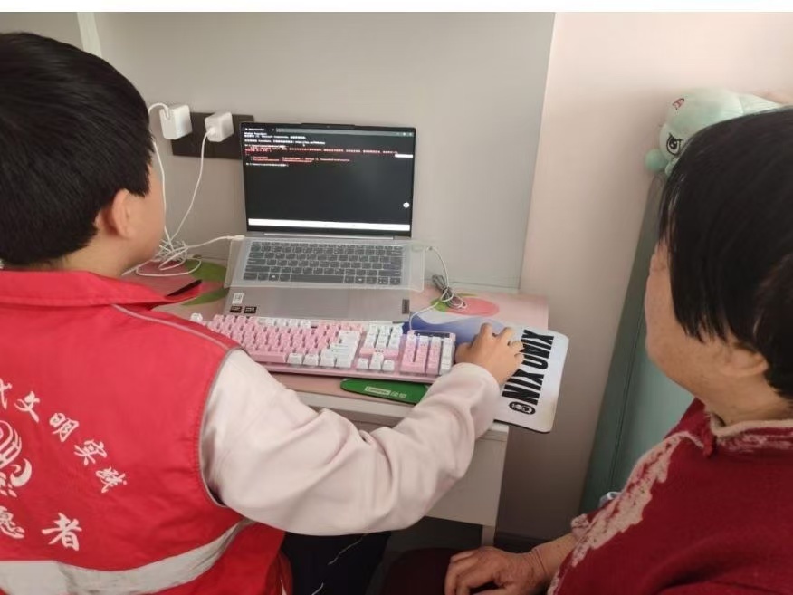 秦岭笑谈曲阜师范大学社会实践 【指尖传温情 义诊护“芯”安——我校开展电脑义诊志