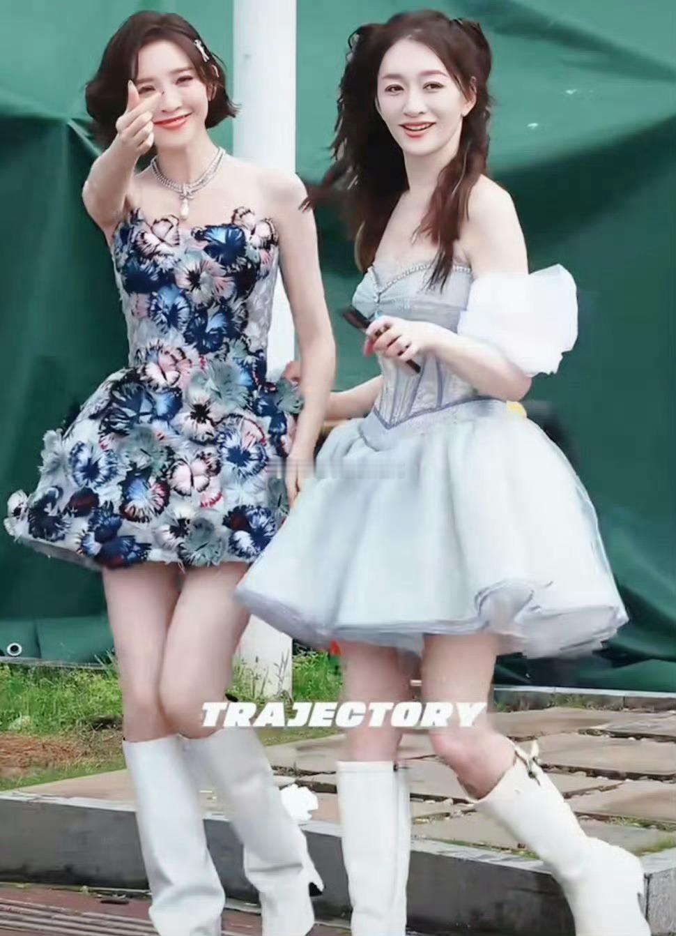 李小冉唐艺昕一公造型两位公主直接美到我失语👸🏻👸🏻这状态、这颜值，谁看了