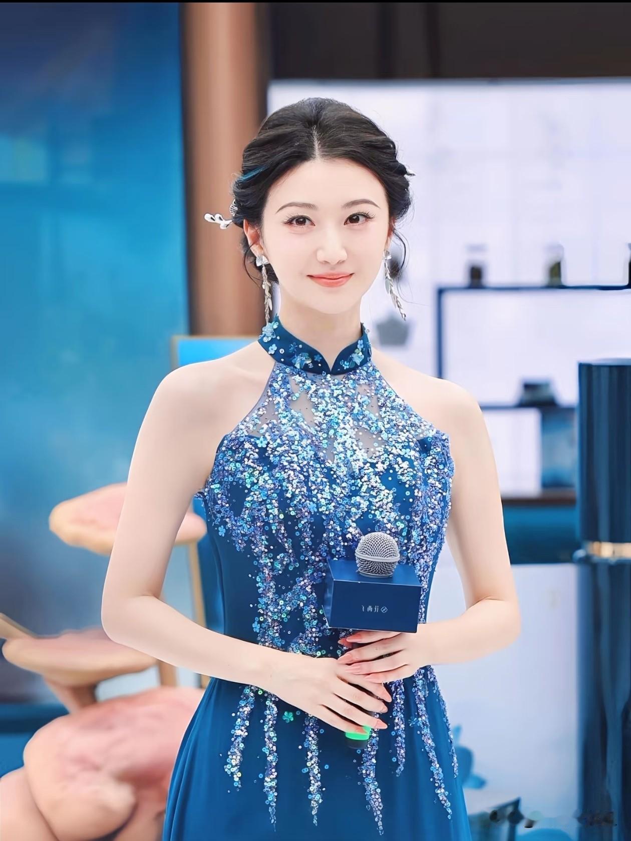 圈内有人为景甜仗义执言了
导演于正刚刚发声
坦言自己也曾经流言对景甜有偏见
故意