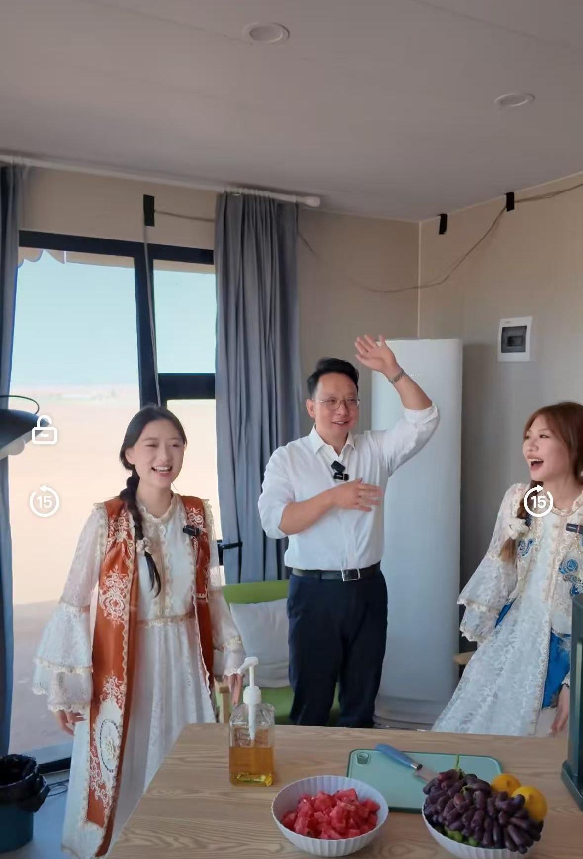 牛马打工人的自我修养通勤汗湿衬衫、空调失效的会议室、出租屋的老旧风扇…格力朱总在