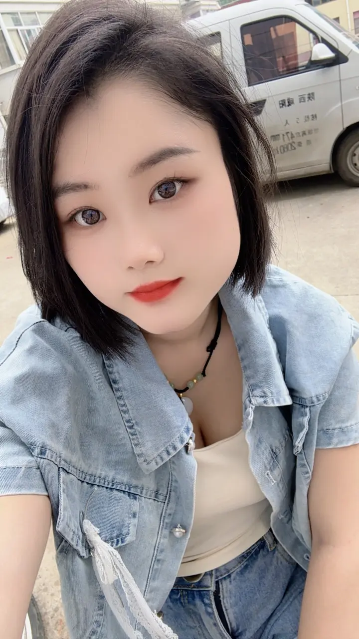 小时候不喜欢妈妈一有事就吼，如今我越来越像她、越来越像，才明白，是生活...
