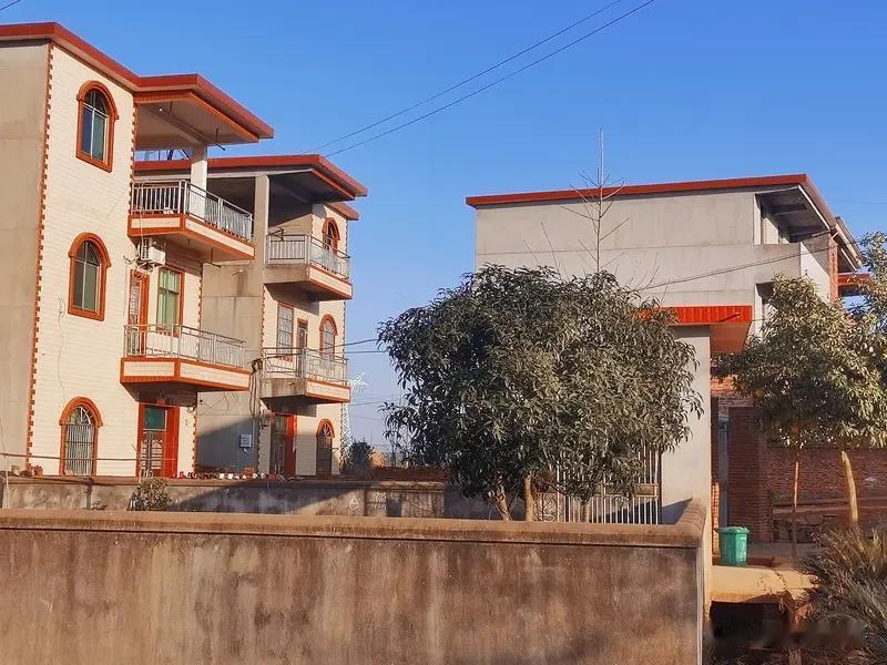 人累了，家是温暖的港湾，可心累了，该去哪呢？生活里，很多人误把身体累当成全部，其