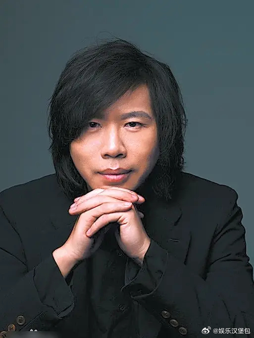 水木年华卢庚戌回应被侵权从校园民谣到舞台坚守，水木年华的音乐里有太多人的回忆。卢