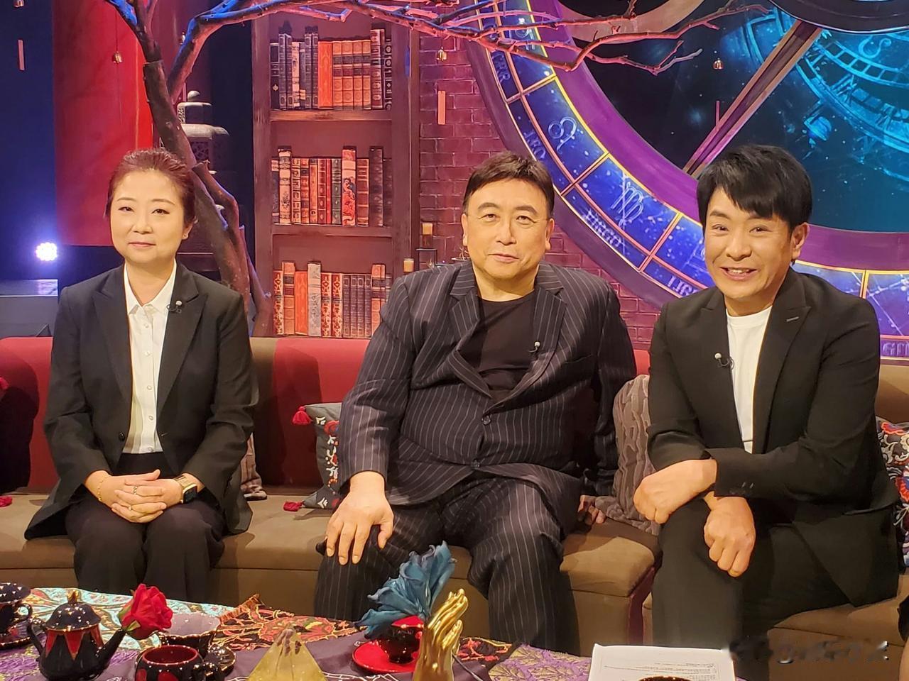 王晶疑曾被已故巨星傅声亡灵缠身：师傅话仲满面鲜血
由梁思浩、黄紫恩（Jojo）及