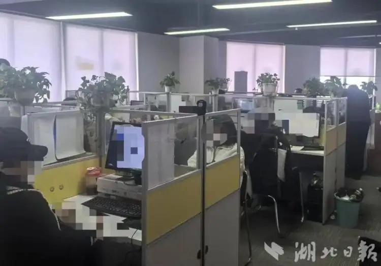 近期，北京公安网安部门会同经侦部门侦破2起有偿删除商品差评案件，打掉2个犯罪团伙