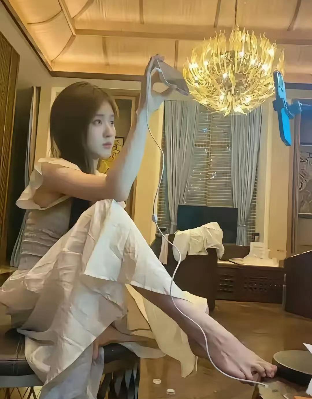 这是赵露思吗？ 