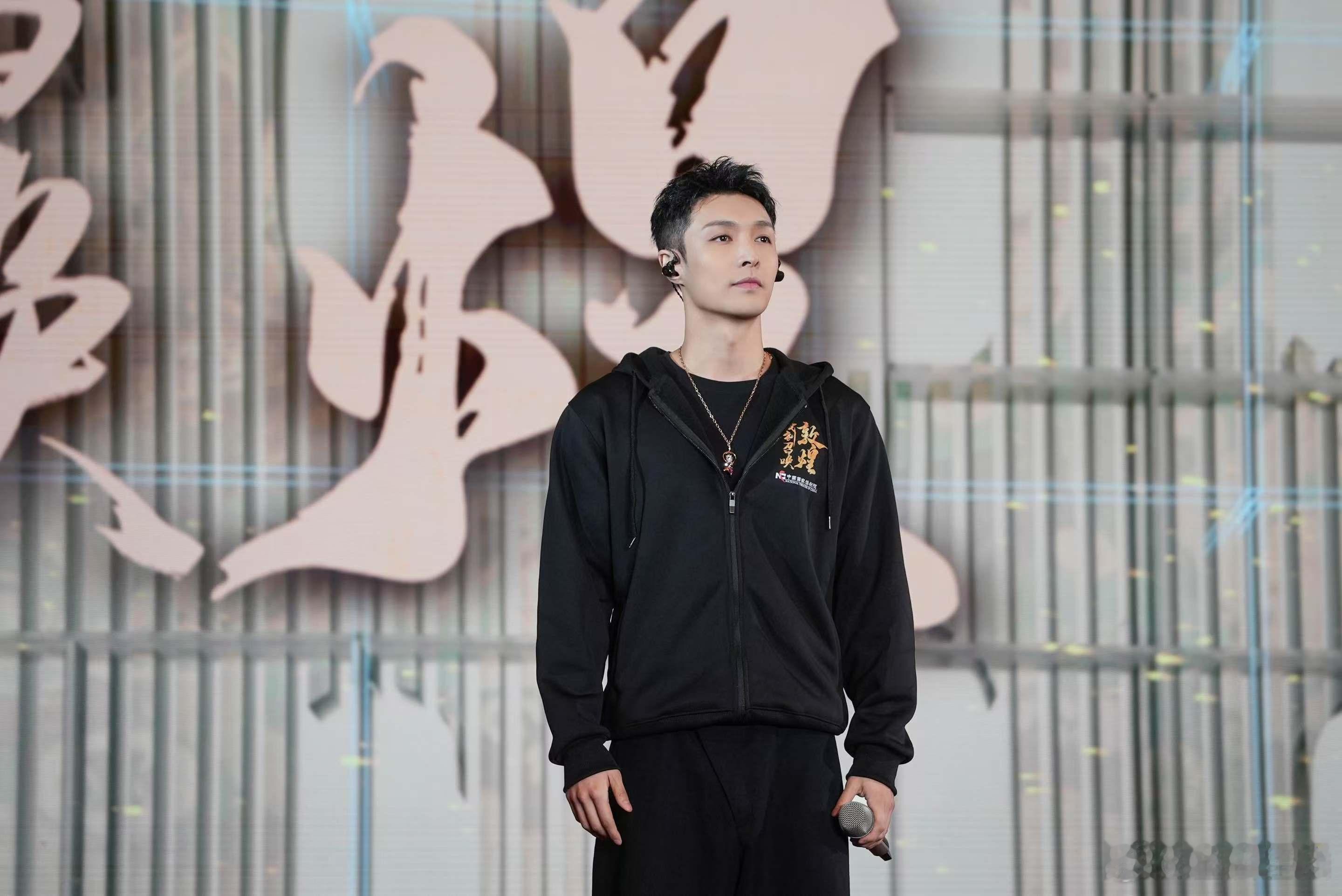 张艺兴音乐话剧售罄  受到召唤敦煌北京场售罄  张艺兴的音乐话剧《受到召唤・敦煌