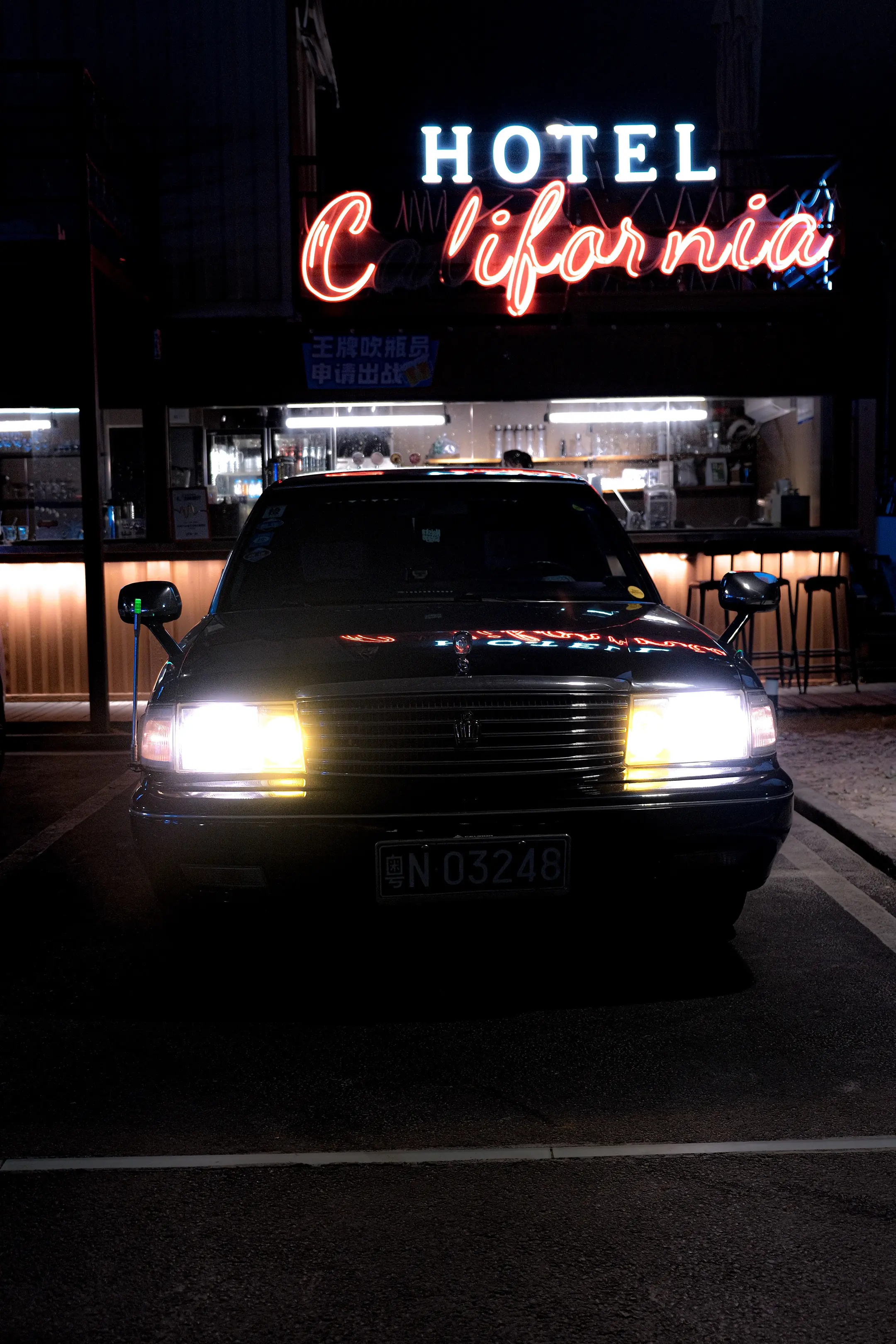 即使你是一个杀手，也会有小学同学。