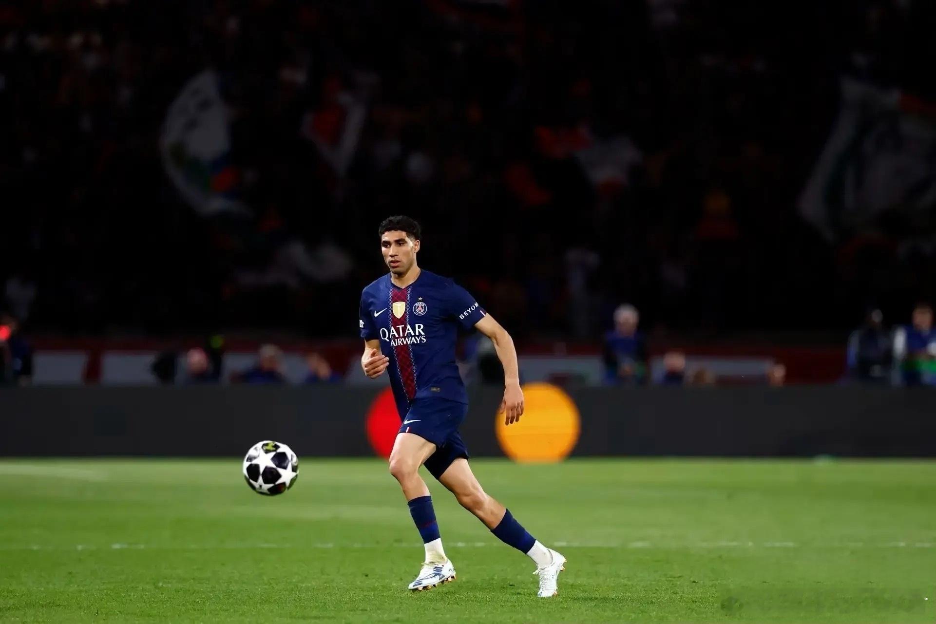 巴黎官方确认阿什拉夫、舍瓦利耶右大腿受伤，双双缺席次回合战拜仁巴黎圣日耳曼官方发