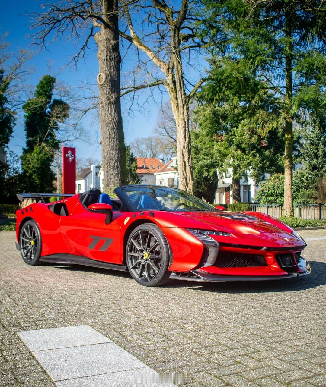 Ferrari SF90 XX Spider最近已经有硬顶版进入国内属于极少数大