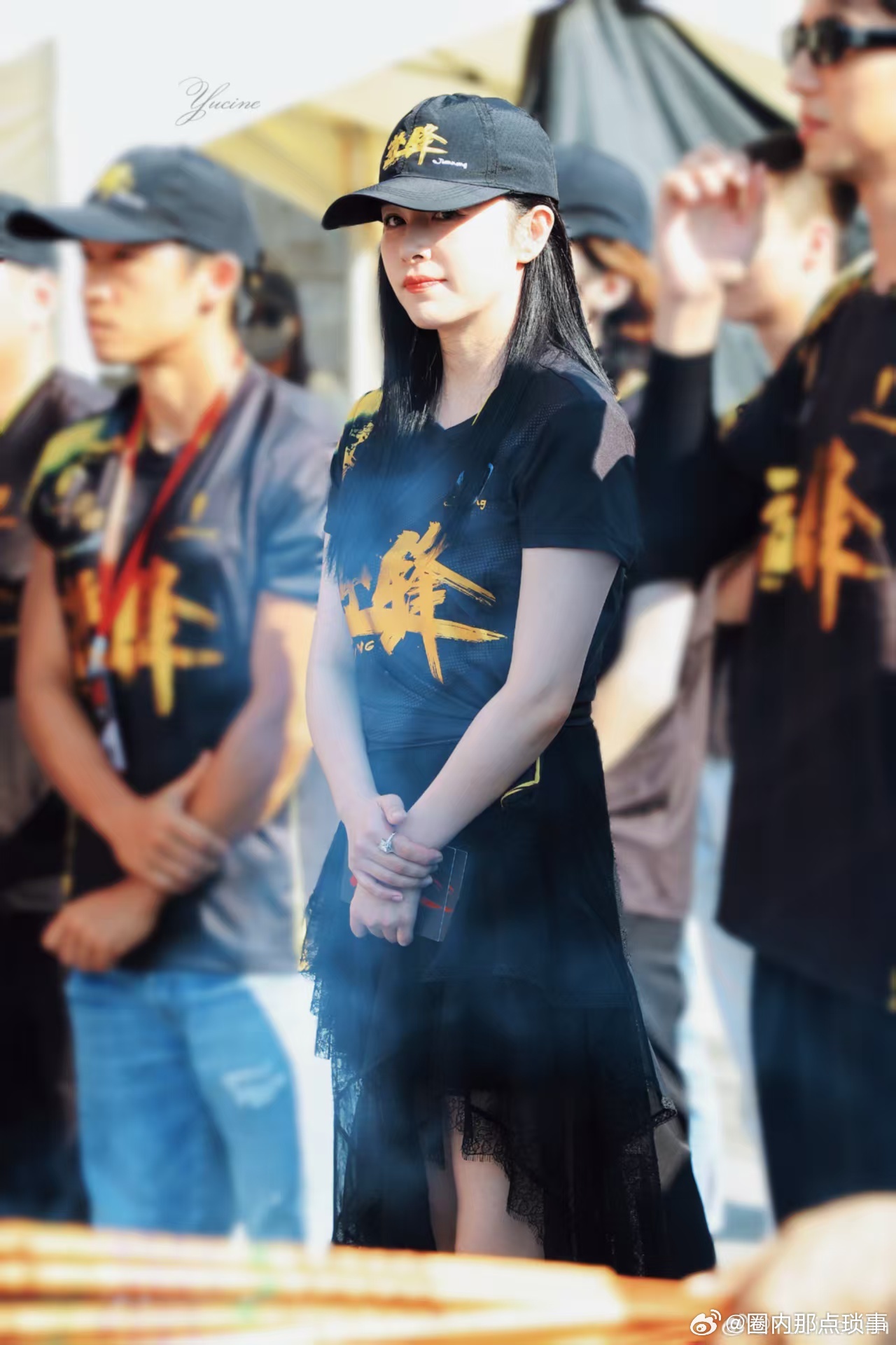 阚清子新电影逆锋开机 昨天开机现场的状态真的是超漂亮的。阚清子新电影《逆锋》开机