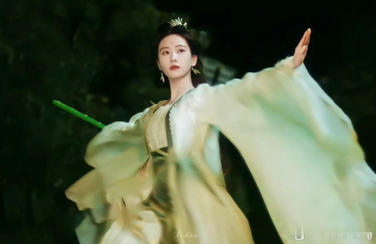 刘诗诗新剧拍出淮竹的只此青绿刘诗诗真的把东方淮竹演活了，这打戏也太精彩了，动作干