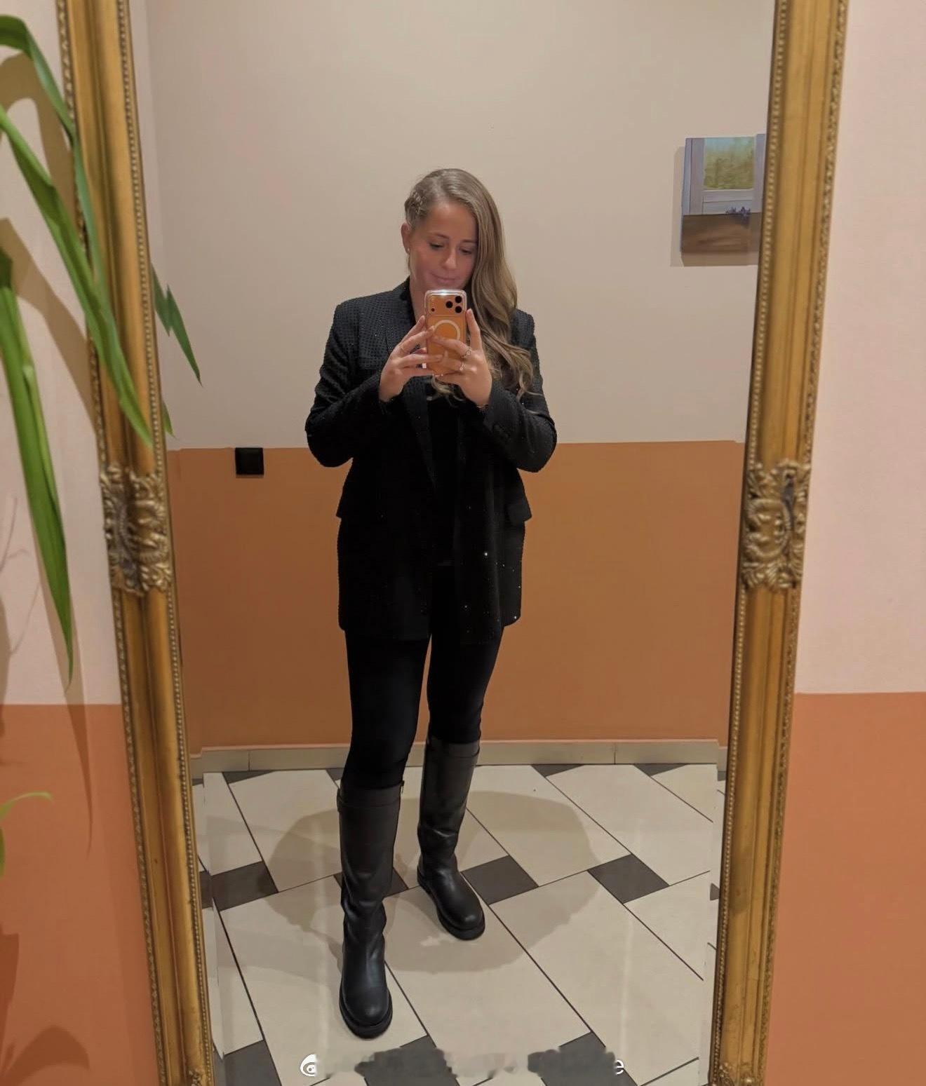 谁送给奥胖的labubu哦？ 