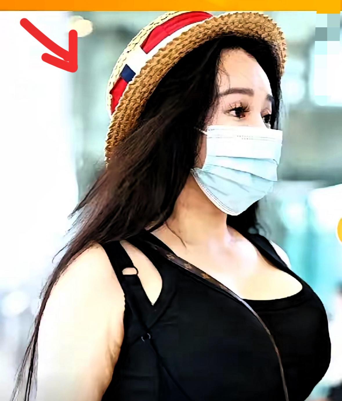 看过邹市明的采访才明白，他多次劝说冉莹颖穿搭低调些，争吵无数次也改变不了对方，不