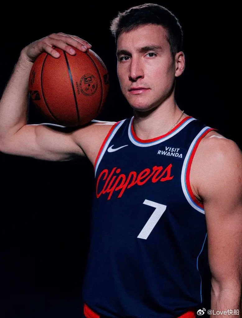 返场了！博格丹今天替补出战27分钟，投篮9中6，三分球5中3，罚球2中1，拿到1