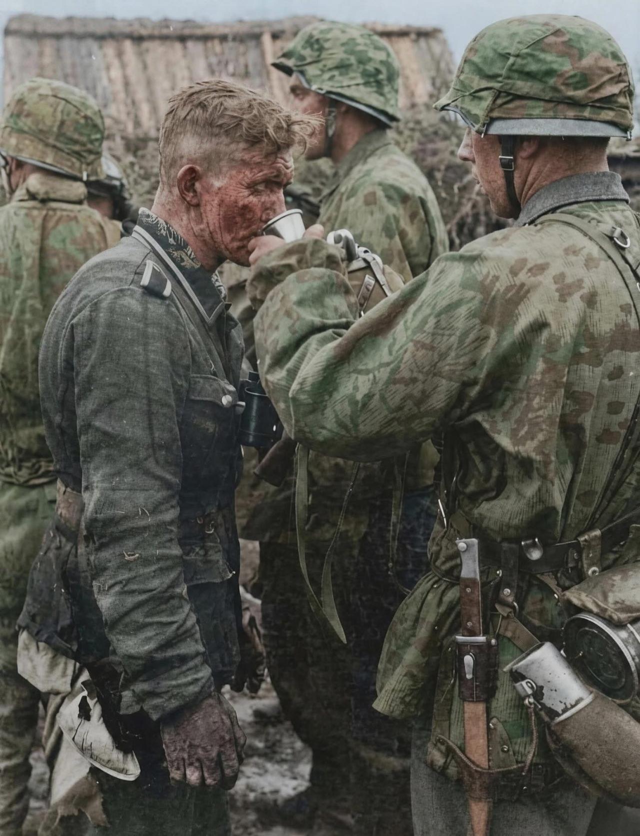 1944年12月18日，比利时波托，阿登战役期间，一名疲惫不堪的武装党卫军士兵—