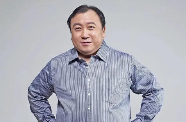 王晶骂得太爽了！他口中的杜某萧某指的是谁？

一向心直口快的导演王晶发文说，某些