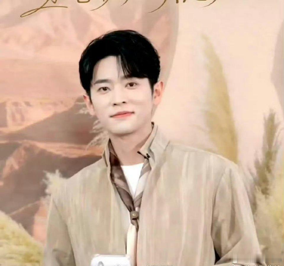 陈哲远，丞磊今天直播截图状态 ，这时候鼻子高的好处就显现出来了 