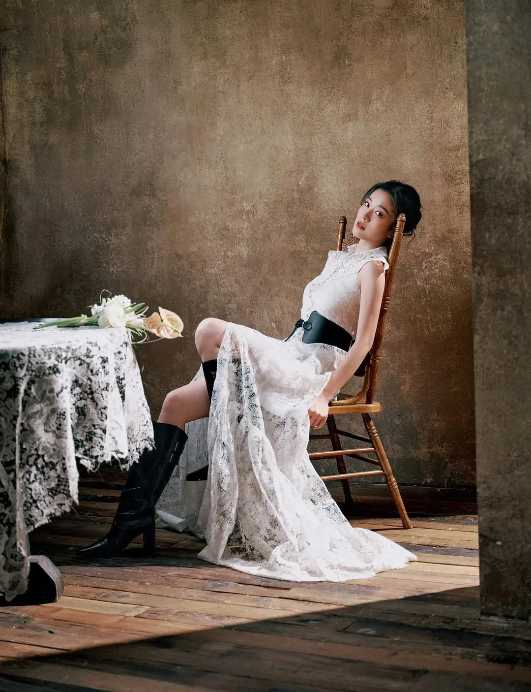 张雪迎今天芭莎艺术之夜的两套造型怎么样 