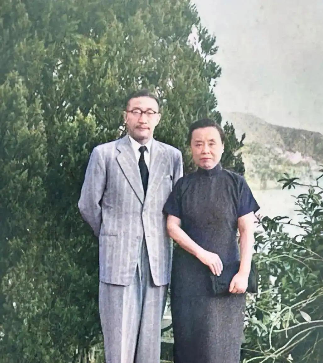 一个情感专家说：“一个男人无论多么成功，他最顶级的需求还是女人。没有女人欣赏的成