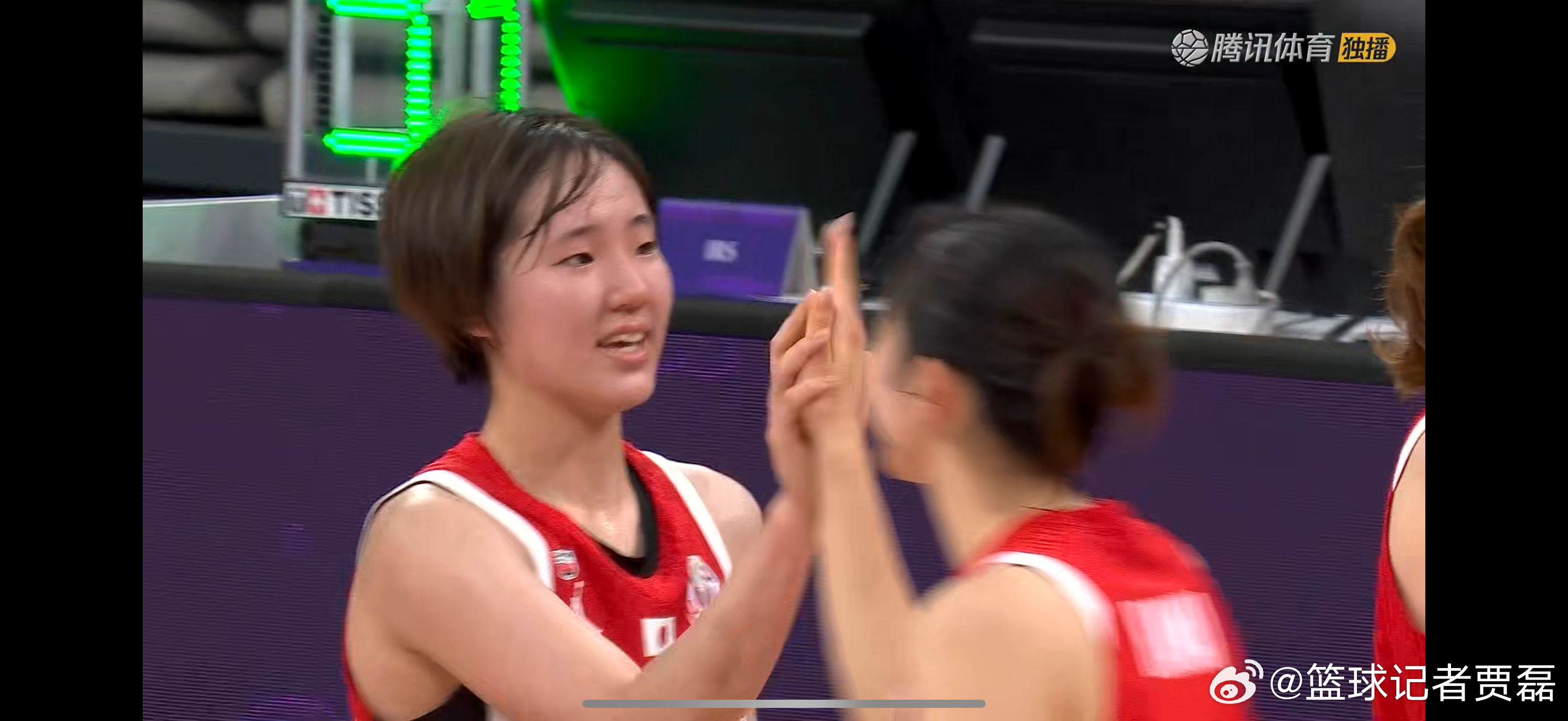 日本女篮今天单节砍下21分三分5中5的小后卫田中心，今年只有19岁，身高1米72