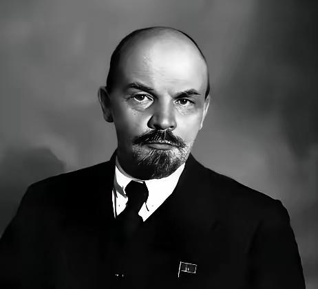 1922年，列宁病得不行，还在硬刚斯大林。斯大林要把乌克兰、白俄罗斯全揉进俄罗斯