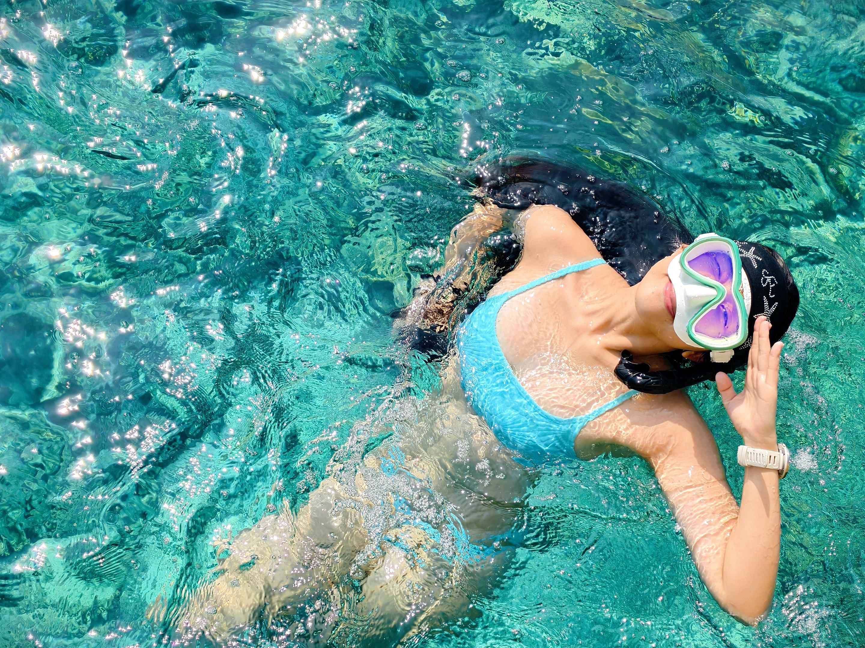 大年初三睡睡睡 我在玻璃海里睡可以吗😌💤卷妹的唠嗑初三一定记得睡懒觉潜水 马