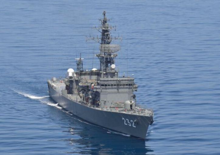日菲同意推进"阿武隈"级驱逐舰转让谈判
日本和菲律宾两国防长于5月5日发表联合声