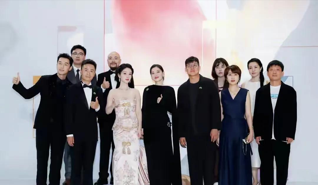 白玉兰奖惹争议，评委审美和观众口碑脱节，热剧陪跑观众彻底不服
白玉兰奖结果出来后