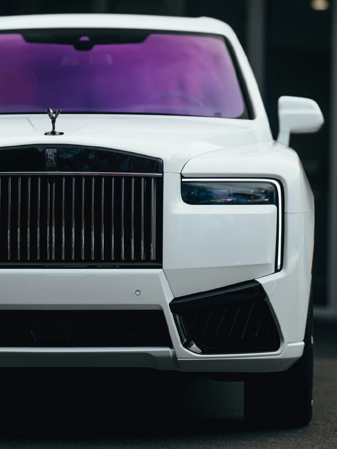 劳斯莱斯库里南 Black Badge沉浸式暗夜奢享，定义豪华新境界大排量 V1