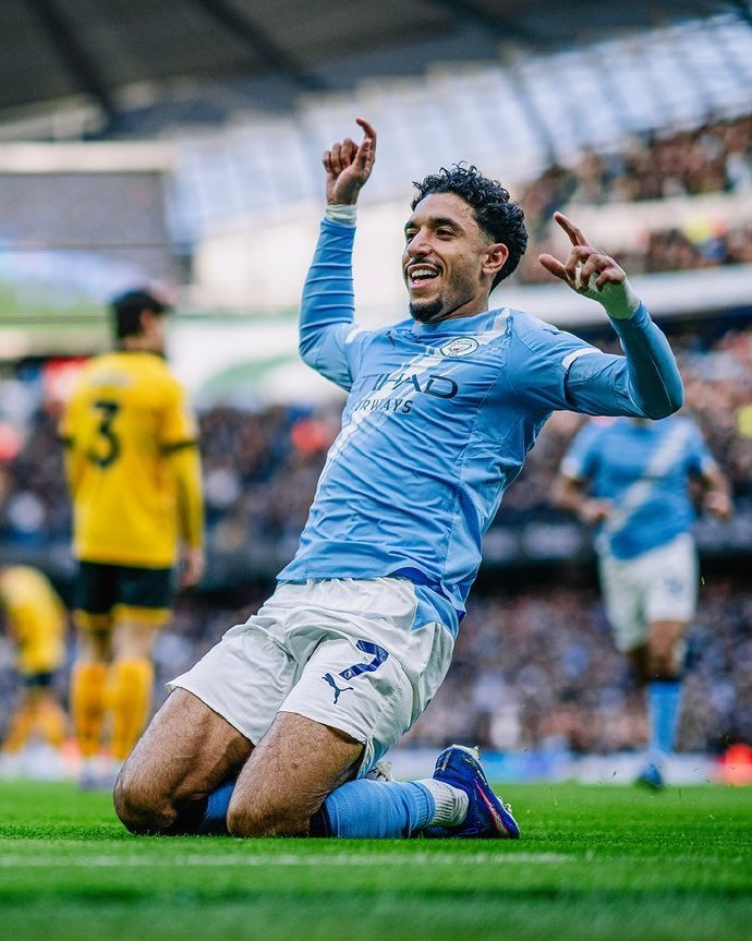 曼城2比0狼队英超联赛第23轮，曼城主场对阵狼队。上半场，马特乌斯-努内斯送出助