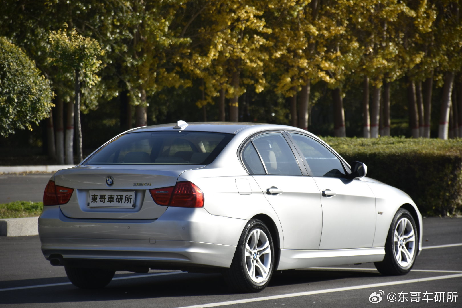 广西车友定了[doge]E90 目前还有个白色 325i 在售。 ​​​