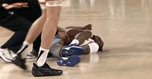 深圳队最近强的有点可怕啊，在刚刚结束的一场CBA常规赛中，深圳队103:98击败