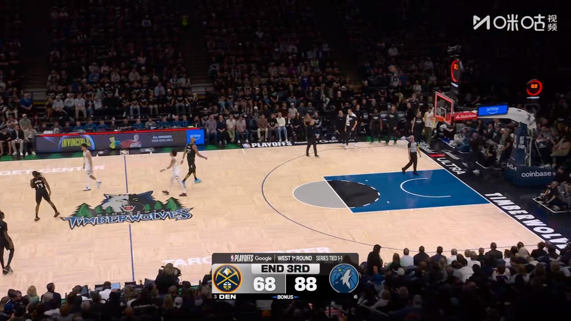 第三节打完，森林狼88-68掘金，约+穆33分，爱德华兹前面返回更衣室，还没有进