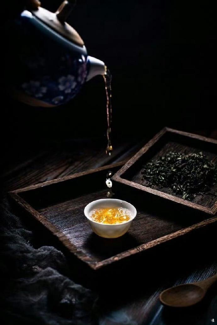 青春是个大词，不好把握，把握这个词不如把握每一段时间、每一件事。我确实不能靠这两