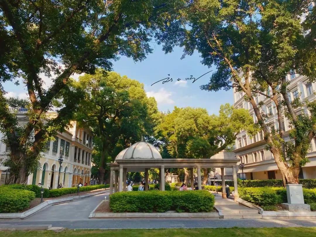 以前大家说起广州旅游，似乎很少提到“沙面”，实际上，位于广州市荔湾区的“沙面岛”