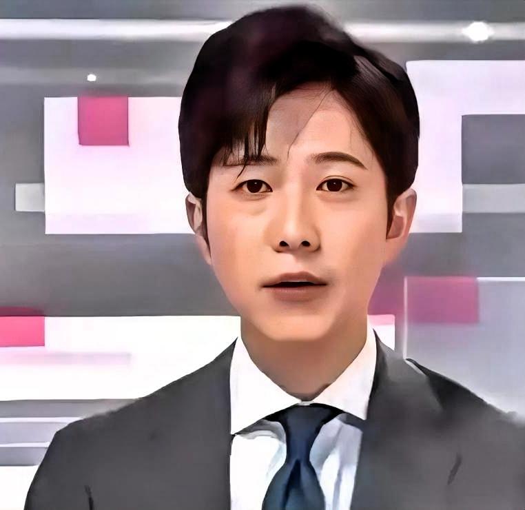 22年坚守，22秒怒吼！中国主播在日本电视台直播亮剑，一句话震彻全球
 
在日本